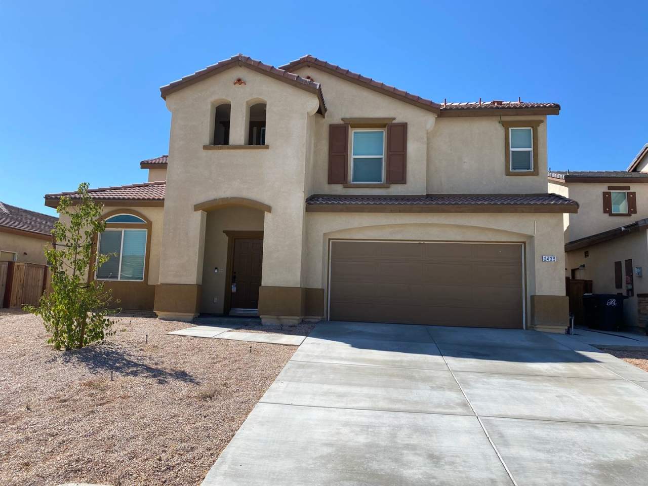 Newer Construction 4 bedroom in Rosamond AVAILABLE NOW!