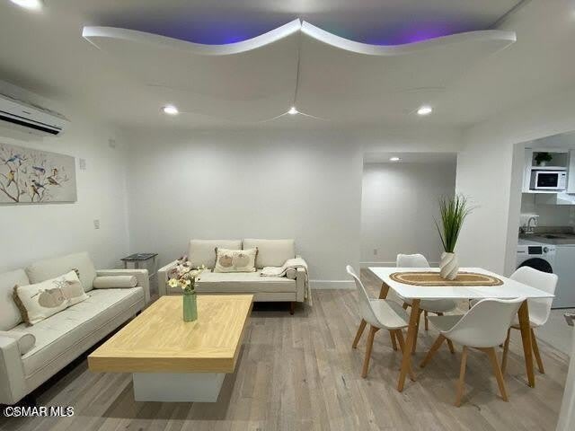 535 S Danville Avenue unit: B