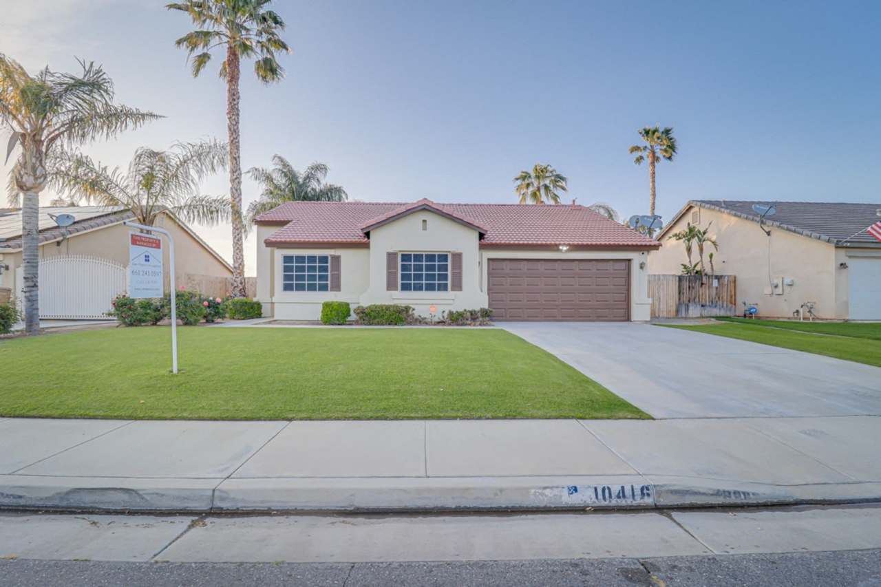 Home in NW Bakersfield!