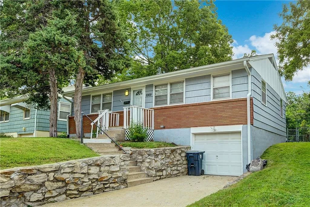 8309 Paseo Boulevard