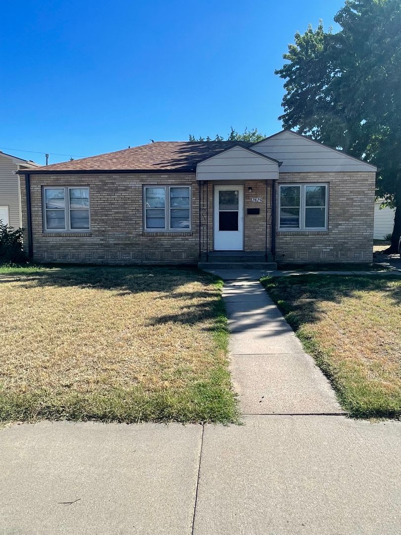 3 Bedroom, 1 Bathroom House