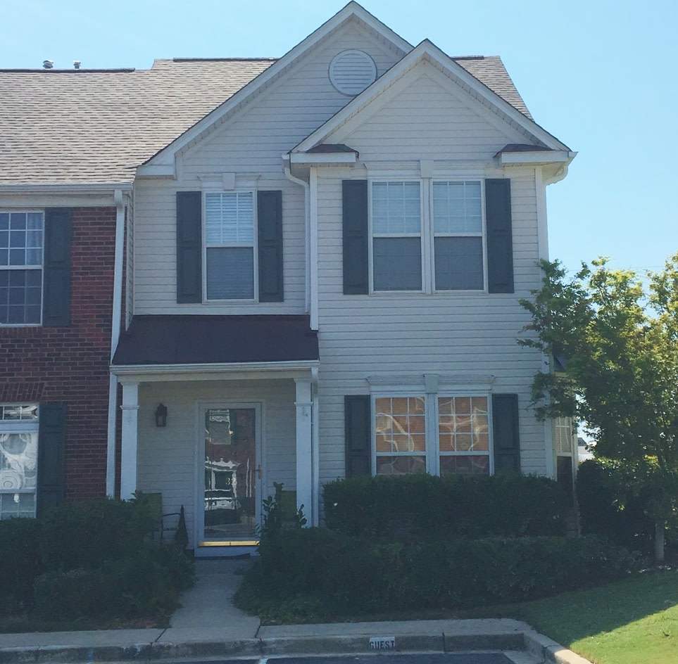 Greer, 2BD/2.5BA, 1480+/-SF