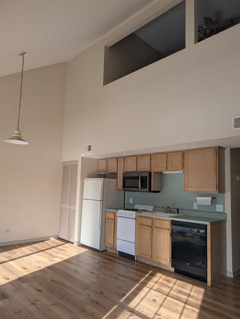 Fish. Relax. Live the Lake Life.