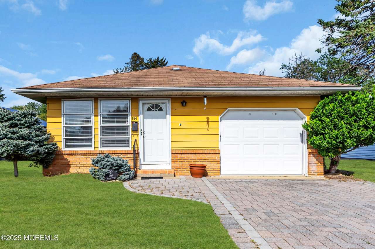 164 Charlotteville Drive S