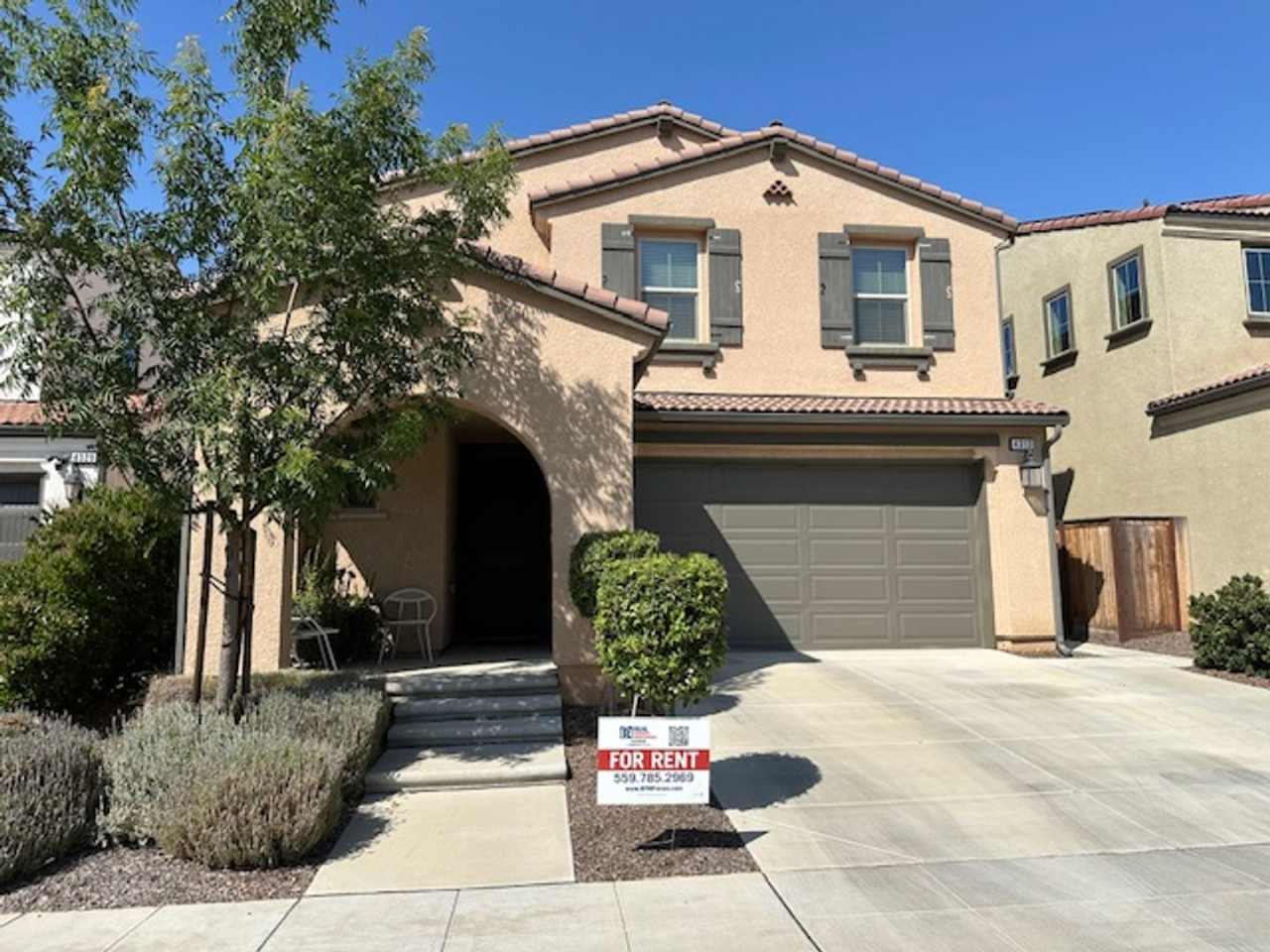 $2,395 Tesoro Viejo, Gorgeous 2 Bed + Office, 2.5 Bathroom - Horizon Dr, Friant