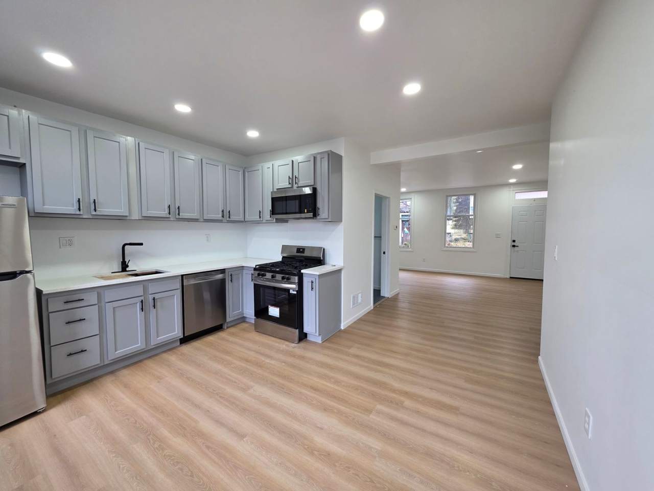 Newly updated 3 bedroom 2 bathroom house for Rent!!!