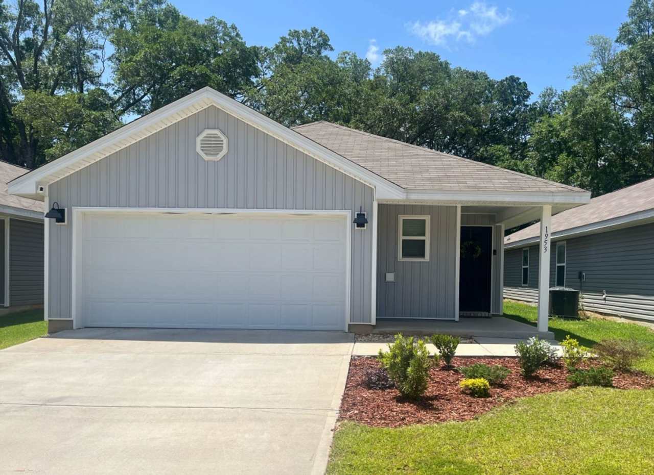 Pensacola - Ashland Manor - 3 bedroom, 2 bathroom