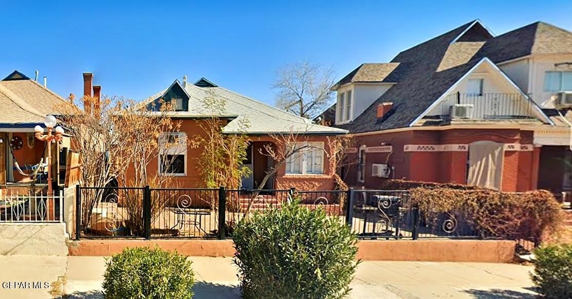 1114 N El Paso Street unit: 2