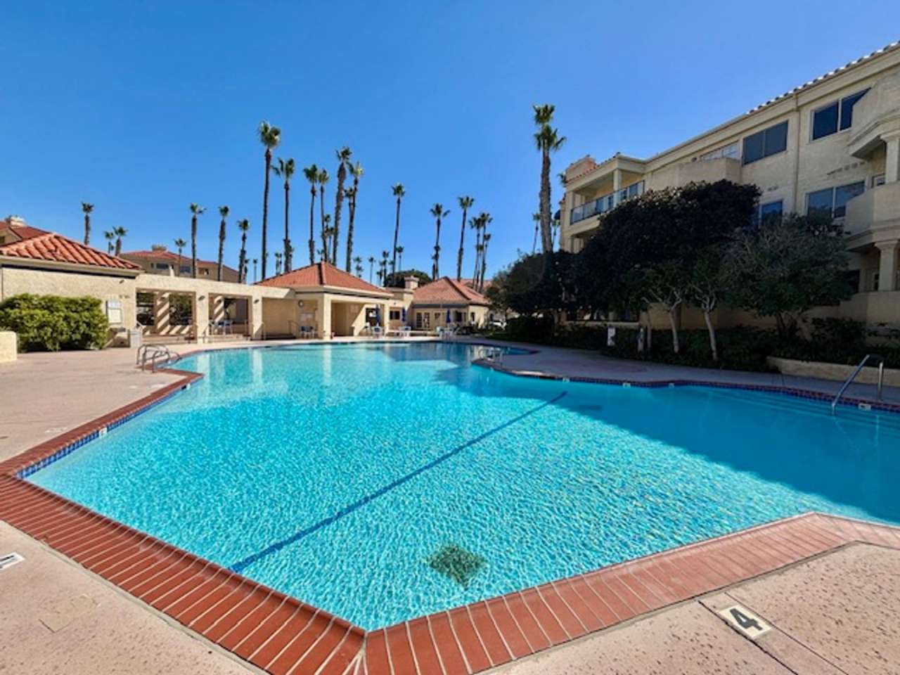 Oxnard | Channel Islands Harbor | 2 Bed + 2 Bath with den! | Waterfront Condo | Gated Community | 4249 Harbour Island