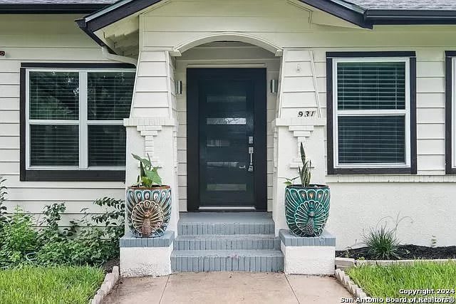 931 West Gramercy Place