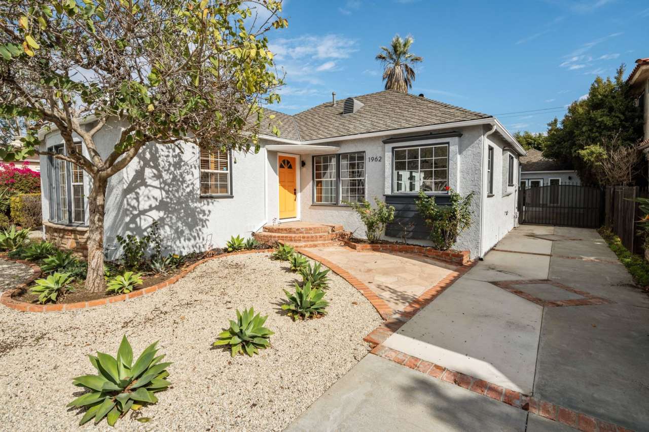 Gorgeous Home in Faircrest Heights!