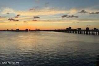 1565 LE BARON Avenue