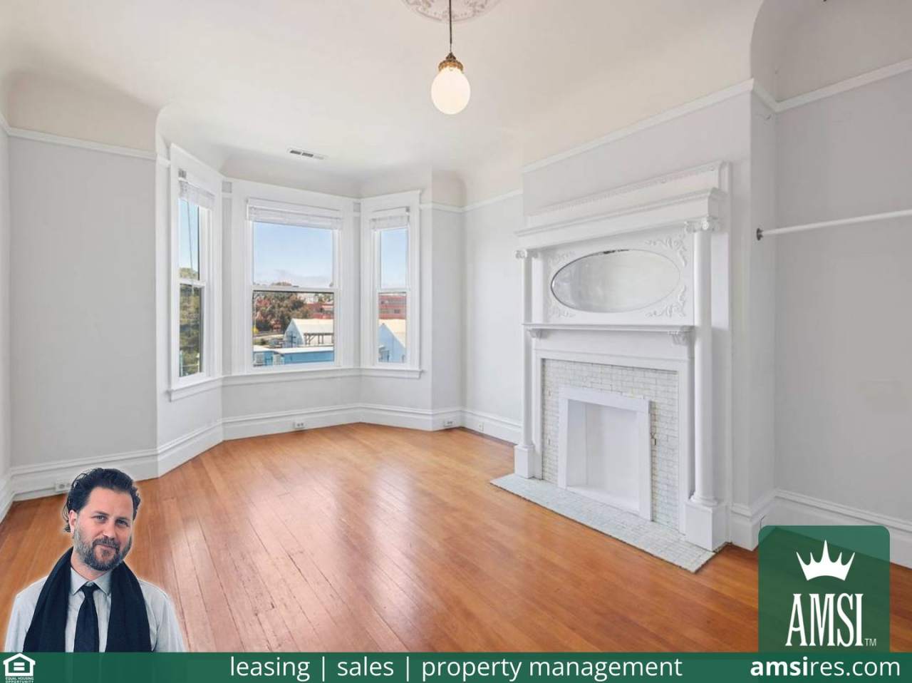 Gorgeous huge top floor flat, lots of light, in unit W/D, patio, bike parking, walks score 99