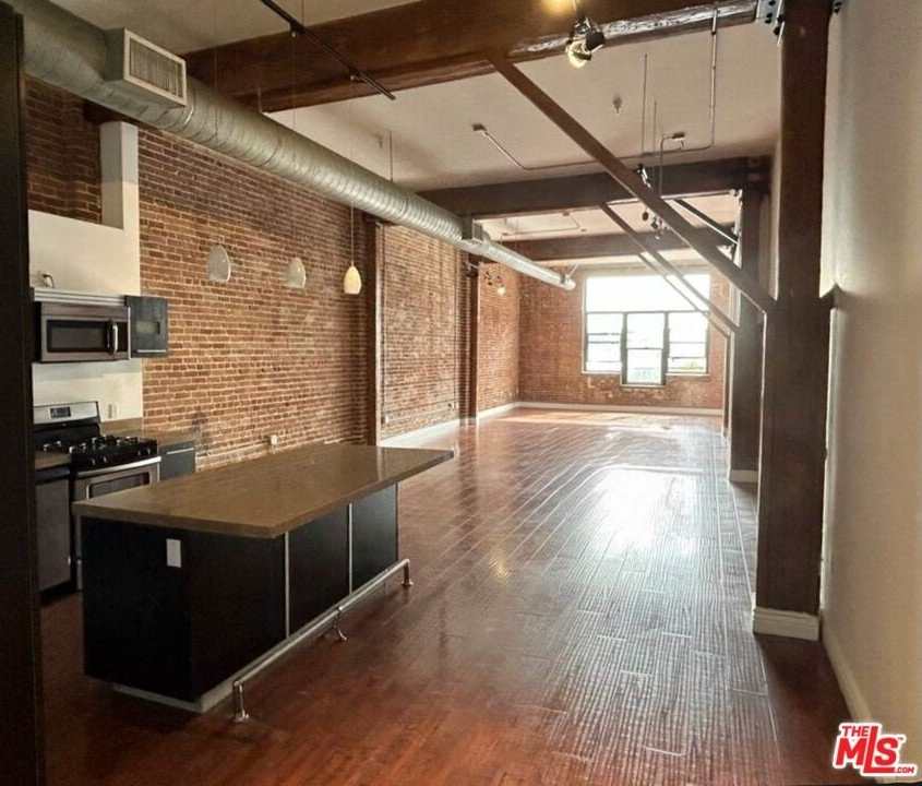 652 Mateo St unit: 207