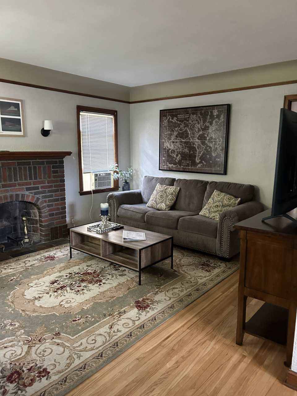 1597 Hartford Ave. - Main Floor
