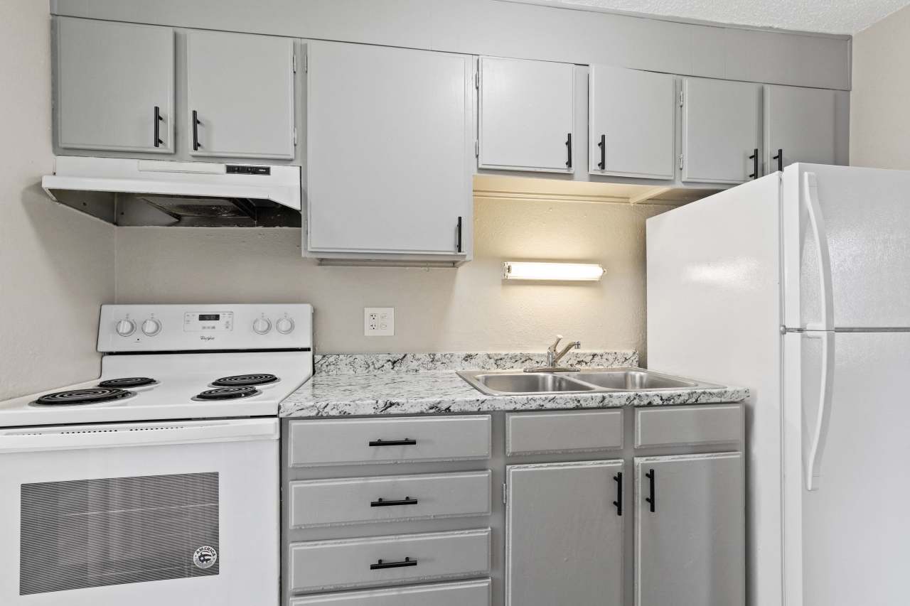 Royal Chateau Apartments