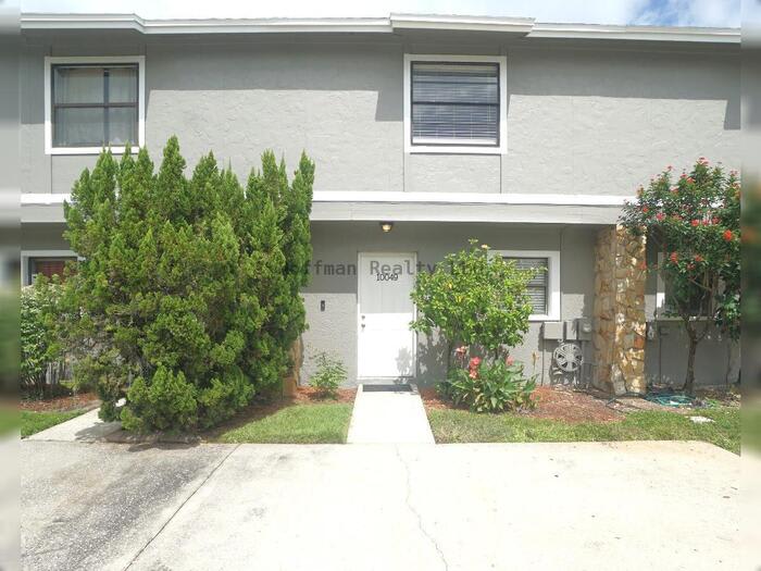 10049 Lake Oak Circle