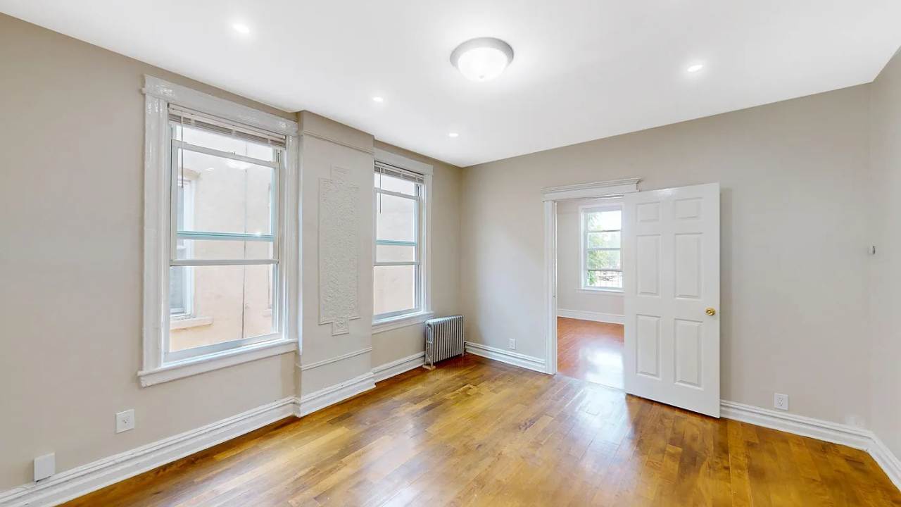 456 Dewitt Ave