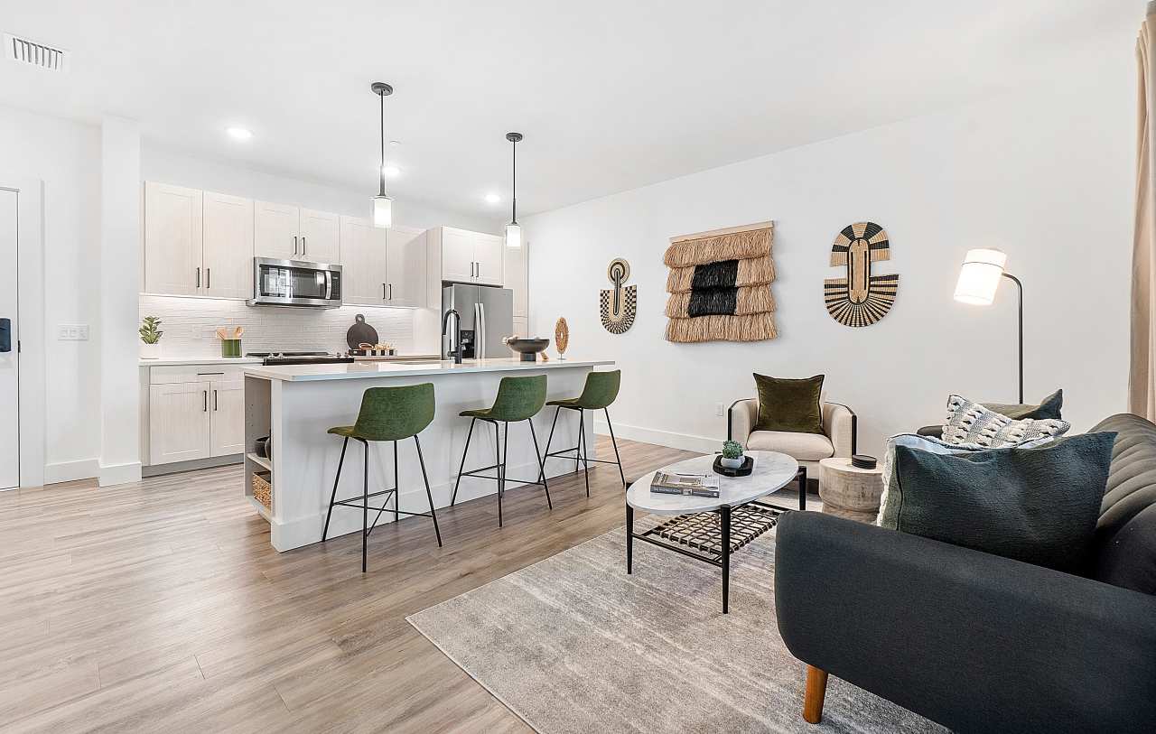 BrEz at Atlantic Crossing