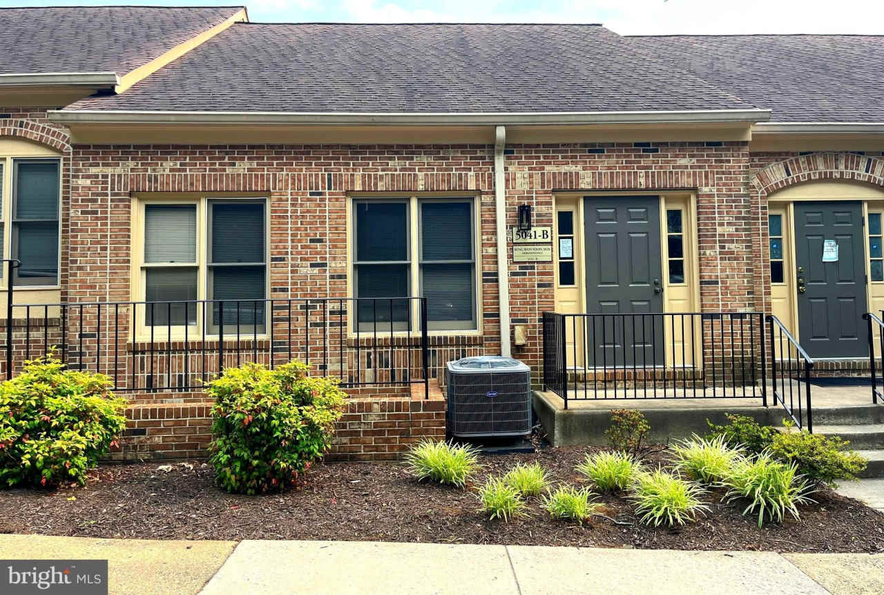 5041-B BACKLICK Road unit: 5041-B