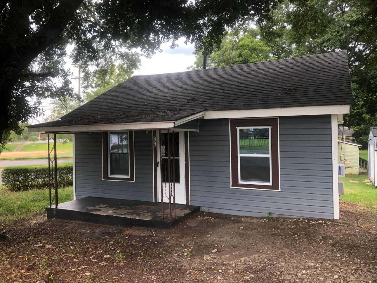 **Holiday Move-in Special**$500 off the first full month's rent!