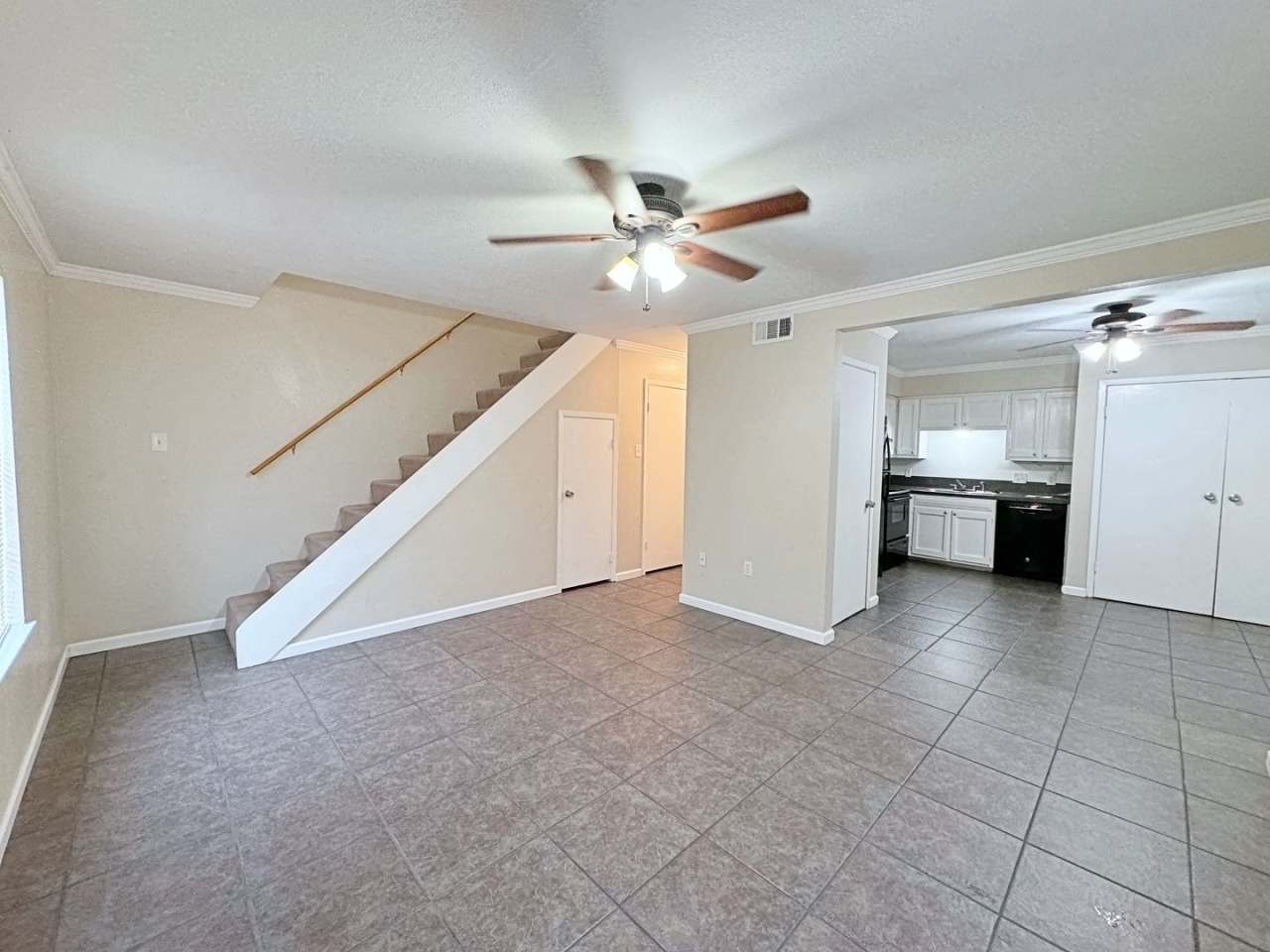 2 Bedroom Townhome off Jefferson Hwy