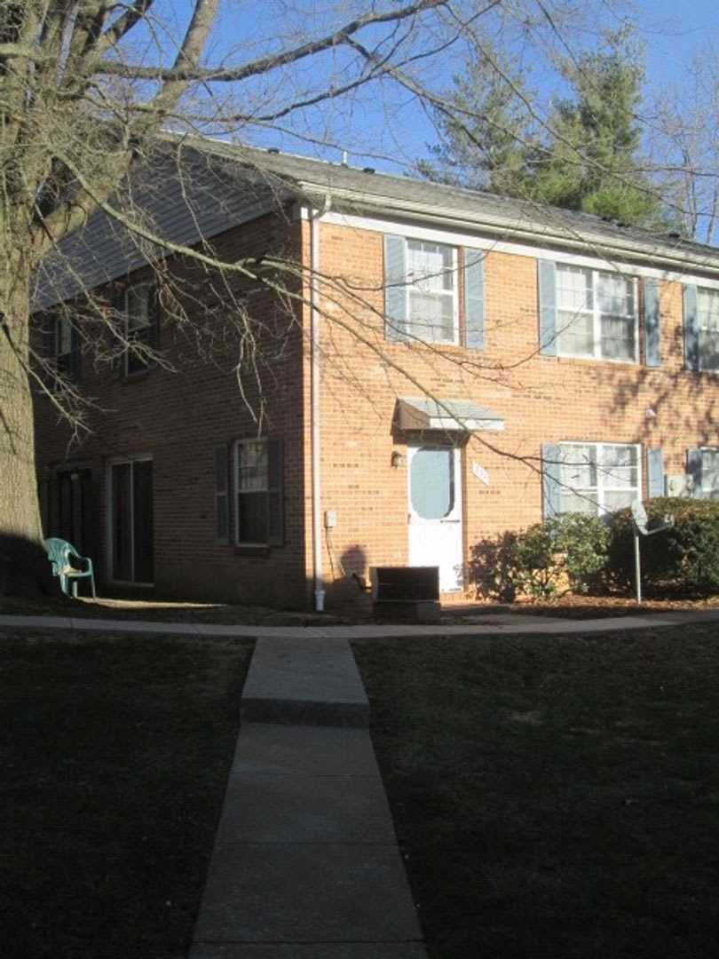 2 Bedroom 1.5 Bath Townhouse