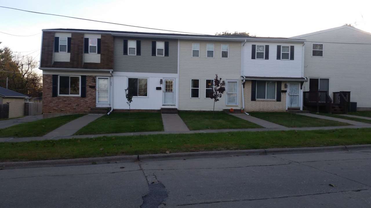 2 Bedroom, 1.5 Bath Townhouse in Clinton, IA