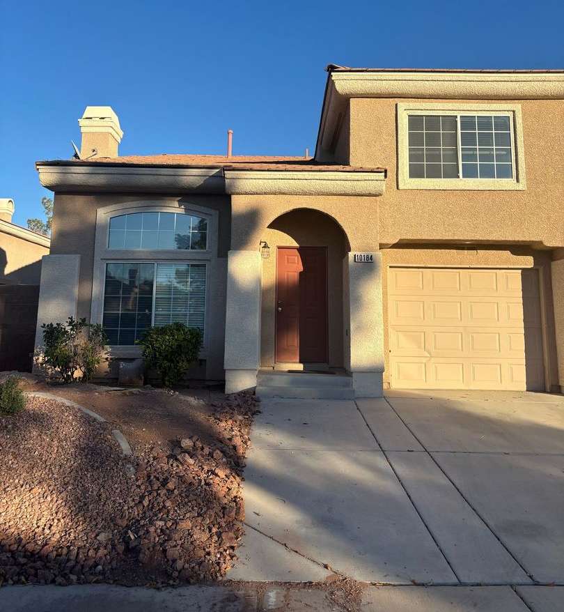 *GREAT TOWNHOME IN GATED "SILVERADO RANCH COMMUNITY!!"