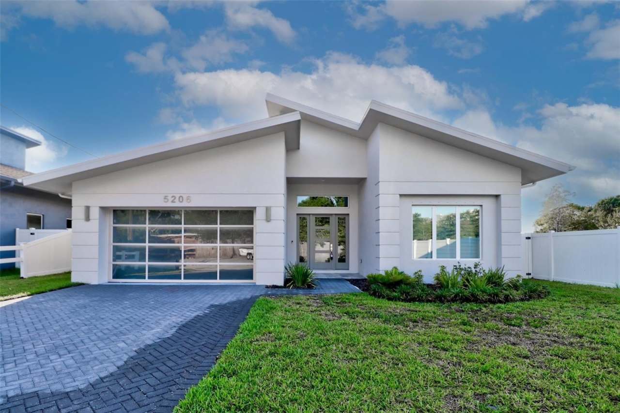5206 FERN ROW LANE