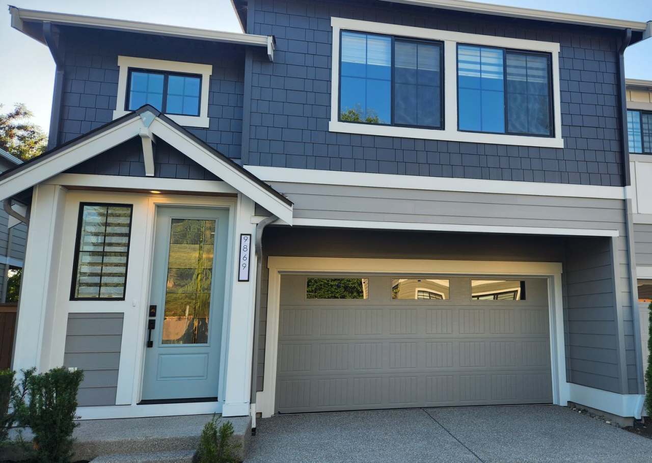 Luxury 3 Bedroom 2.5 Bath Townhome Located in Kirkland