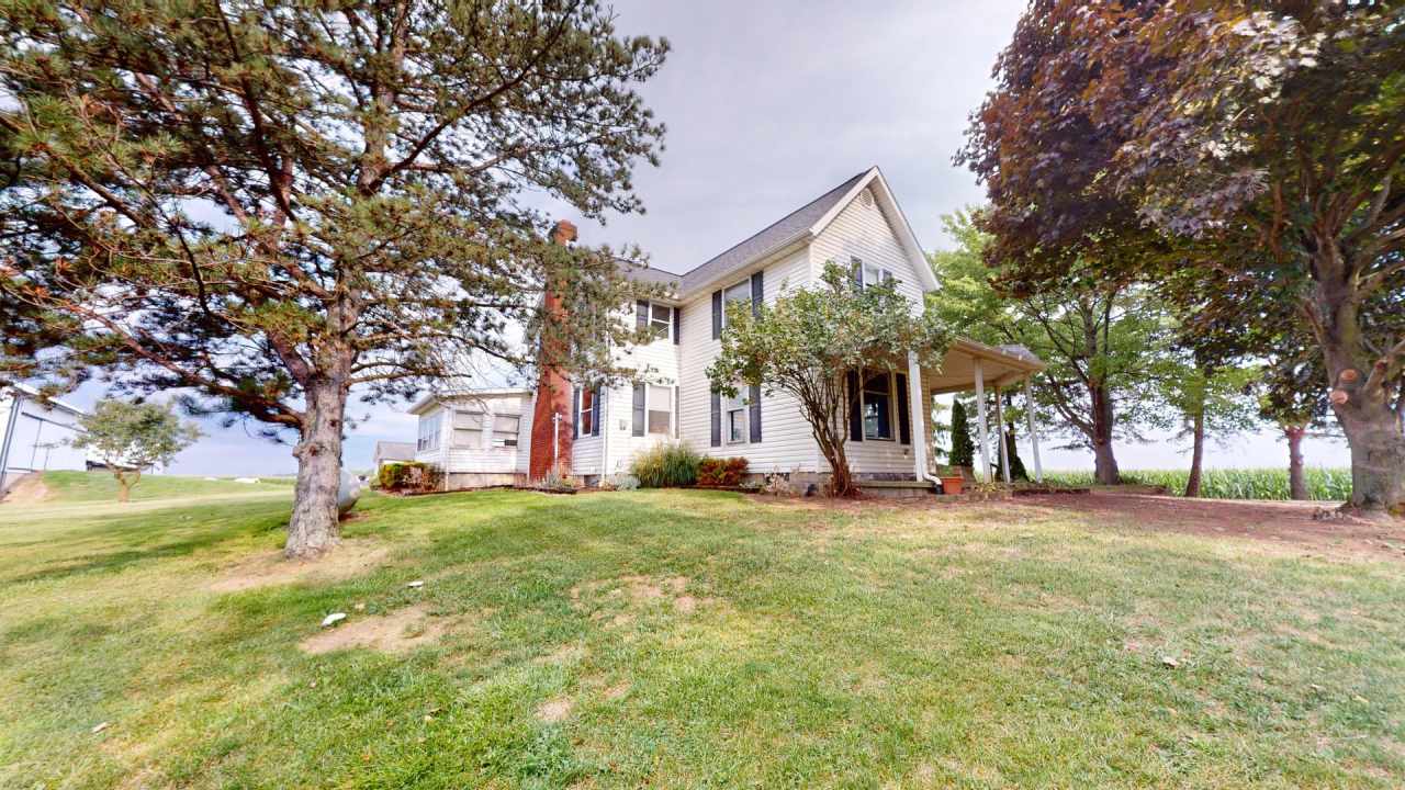 4 bedroom farm house in Plymouth Shiloh Schools