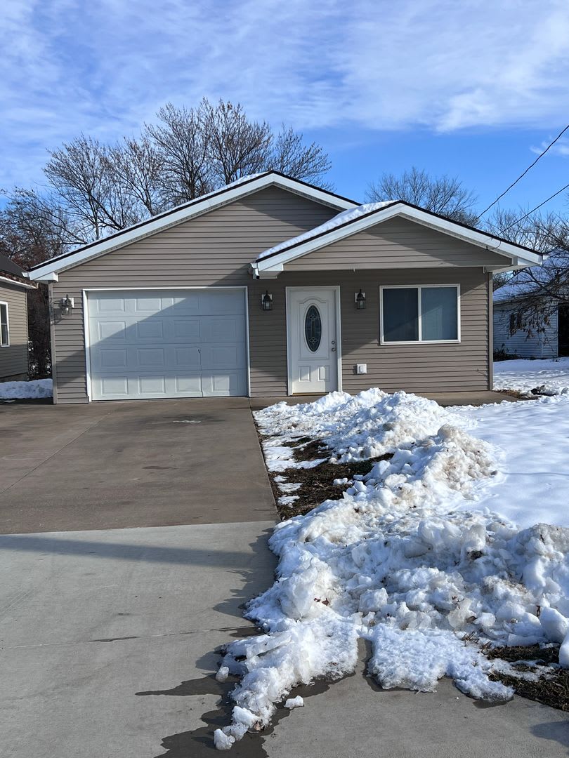 Well-maintained 2-bedroom, 1-bath house in a great location