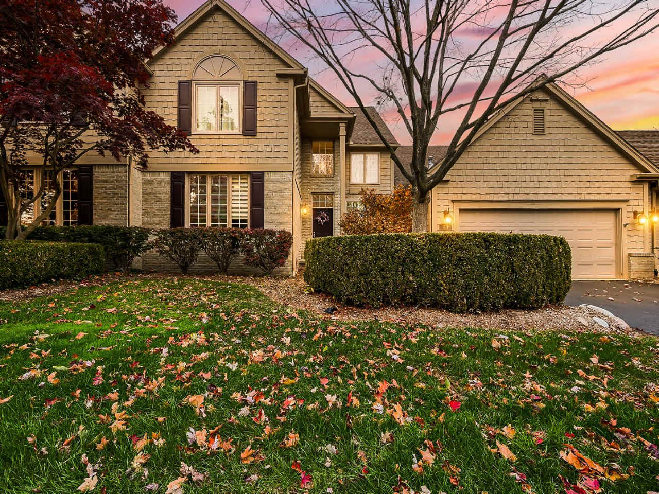 AVAILABLE NOW! Sun-Filled 3-Bed, 2.5-Bath Home with Golf Course Views in Bloomfield Hills