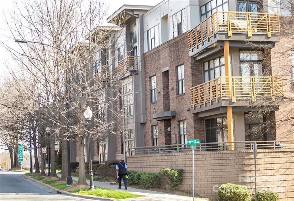 730 Davidson Street N