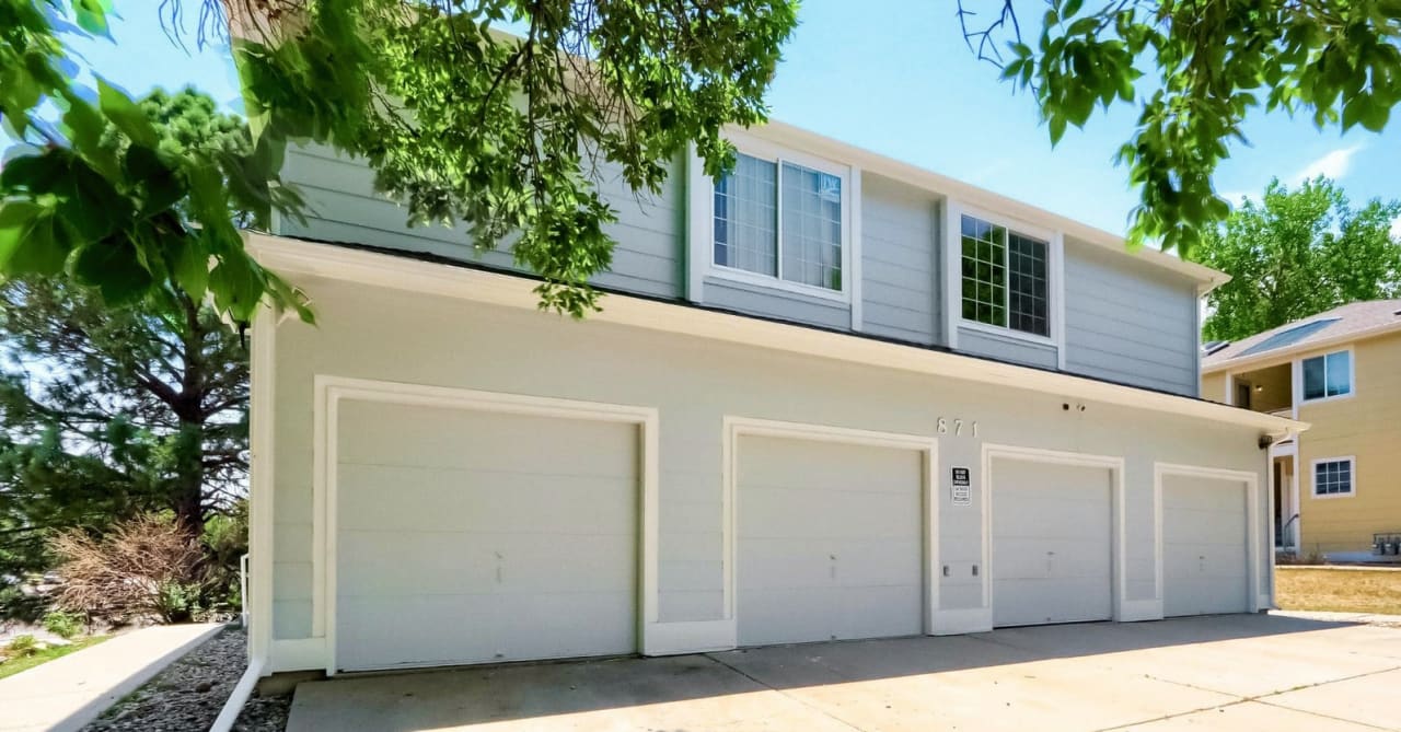 871 South Uravan Court