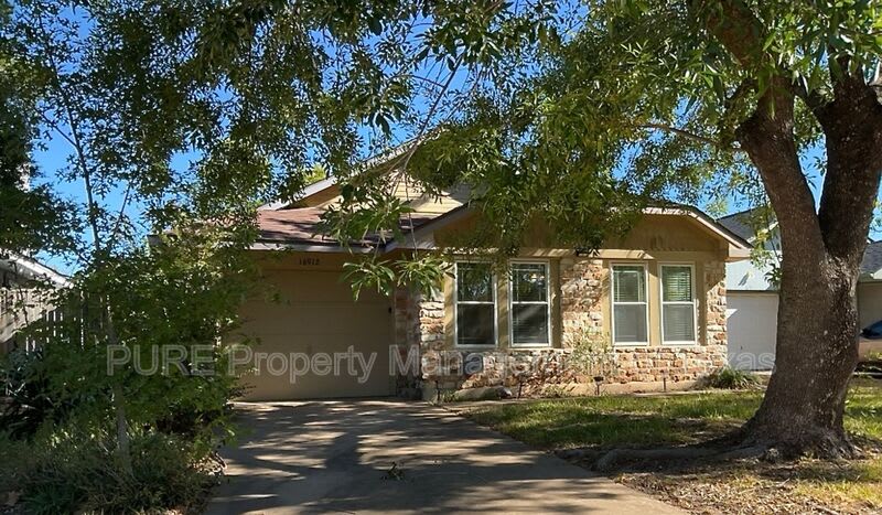 16912 Village Oak Loop