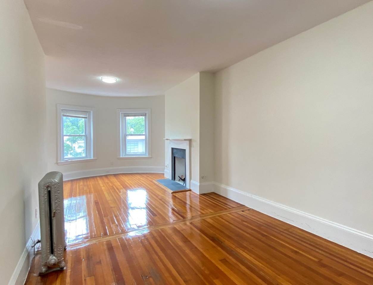 Large 3 bed 2 bath in a prime spot in Allston!