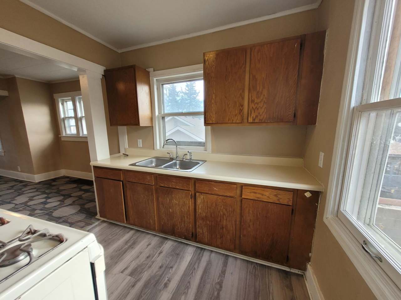 2 Bedroom, 1 Bathroom Home with Deck