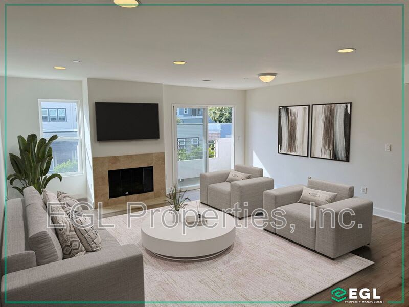 1951 N. Beachwood Dr.