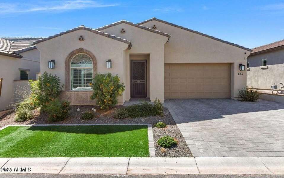 21387 W MEADOWBROOK Avenue