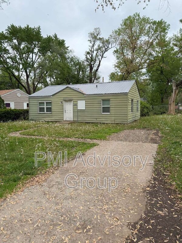 3368 Southeast Girard Street