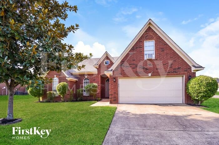 4143 Ravenwood Drive North