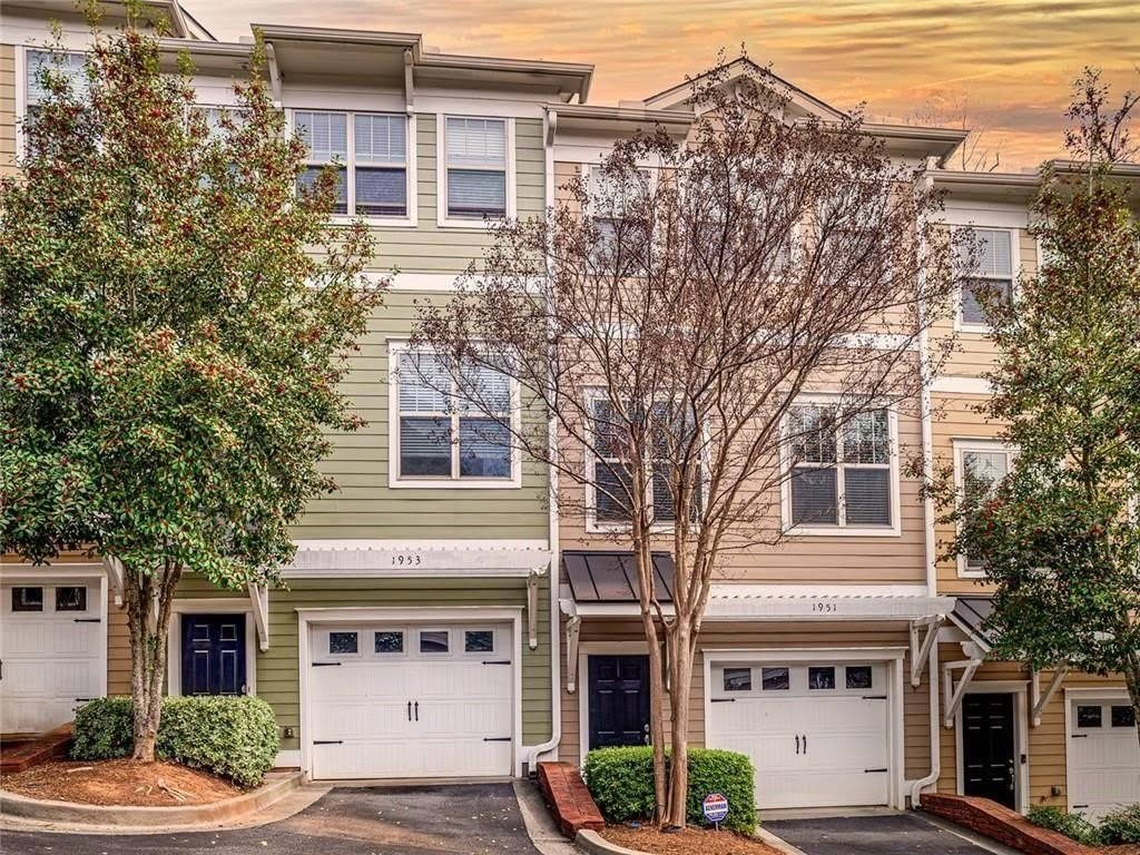 1953 Sterling Oaks Circle NE