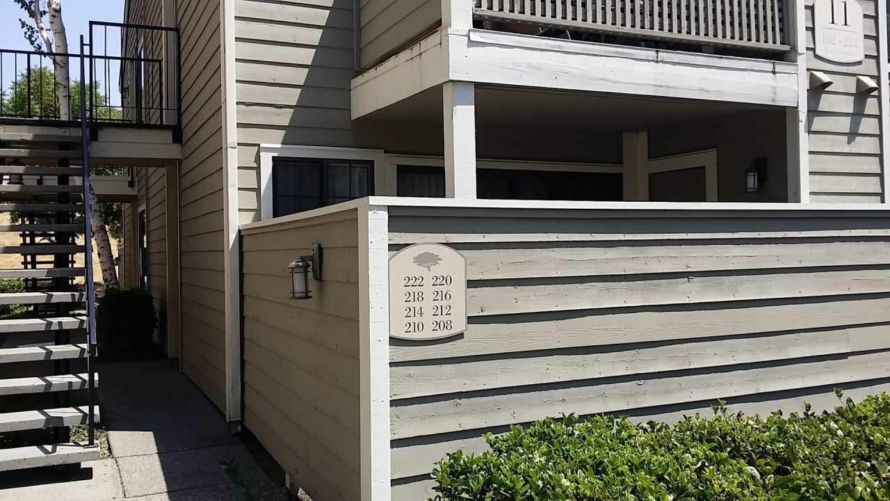 Spacious 1 bedroom condo in gated community!