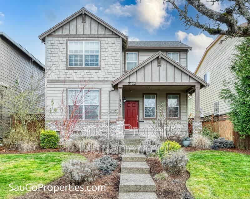 3722 Southeast Oakleaf Street