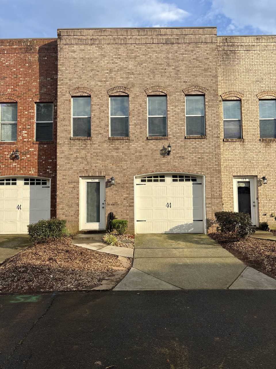 121 Riverwatch Court