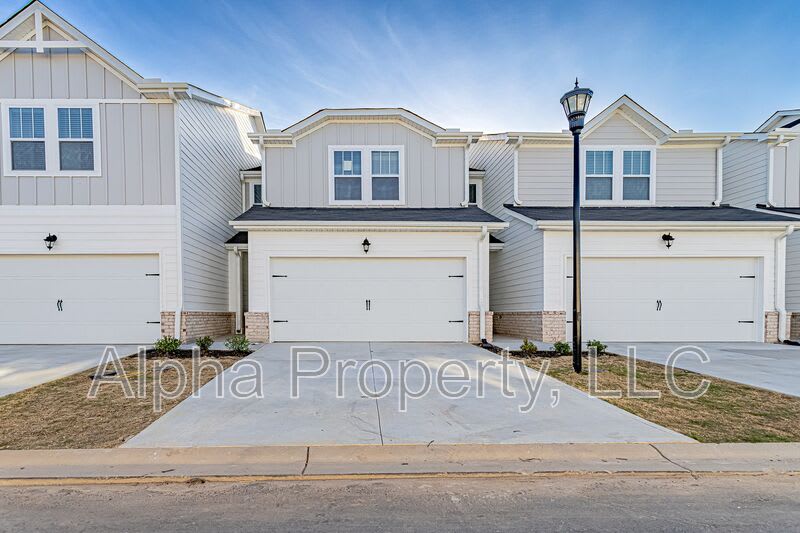 25 Centimeters Drive