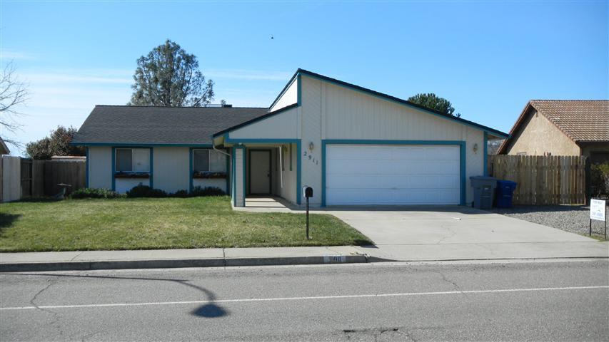 Spacious Home on the West Side of Redding with R.V. Parking