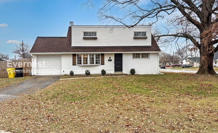 9 Country Club Drive